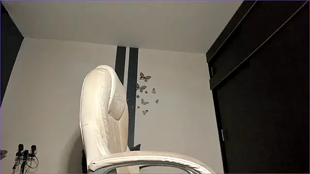 CandyLatinHott online show from October 10, 2025, 9:59 pm