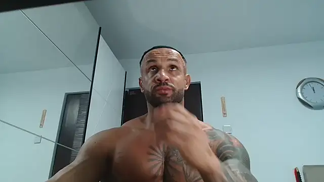 Snapshot of Magnificmuscles89 chatting on December 2, 2025, 10:00 pm Magnificmuscles89 online show from December 2, 2025, 10:00 pm