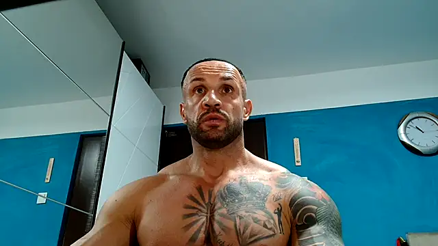 Snapshot of Magnificmuscles89 chatting on October 16, 2025, 7:55 pm Magnificmuscles89 online show from October 16, 2025, 7:55 pm