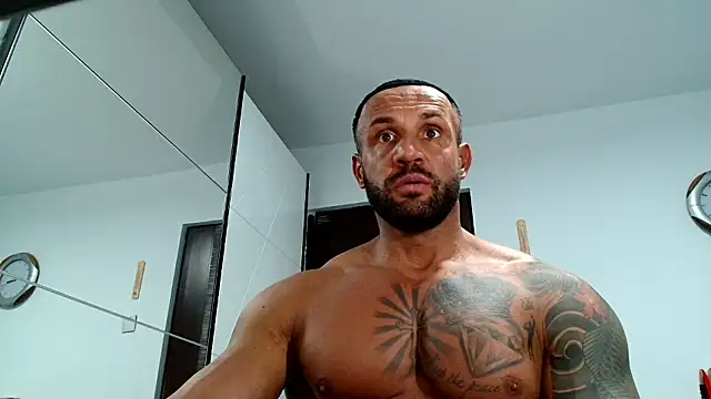 Snapshot of Magnificmuscles89 chatting on January 12, 2026, 1:18 pm Magnificmuscles89 online show from January 12, 2026, 1:18 pm