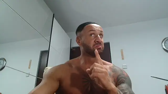 Snapshot of Magnificmuscles89 chatting on January 15, 2026, 10:29 am Magnificmuscles89 online show from January 15, 2026, 10:29 am