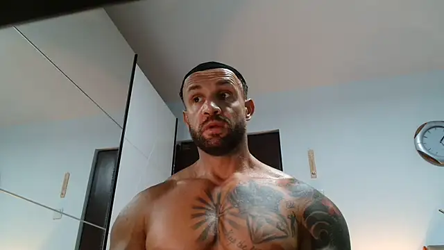 Magnificmuscles89 online show from May 25, 2026, 10:25 am