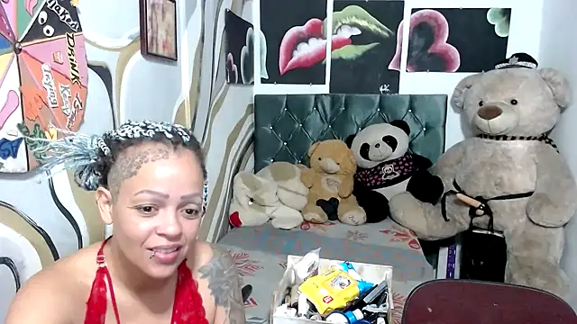 manzanahot9 online show from November 7, 2025, 9:25 am