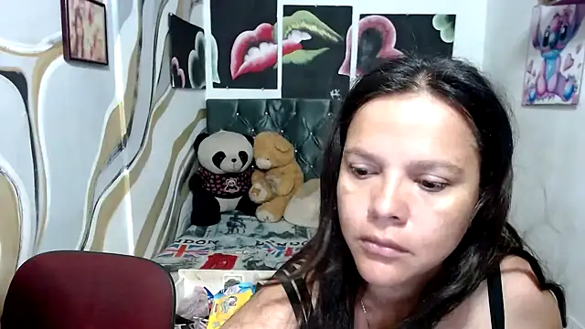 Snapshot of manzanahot9 chatting on October 4, 2025, 9:33 am manzanahot9 online show from October 4, 2025, 9:33 am