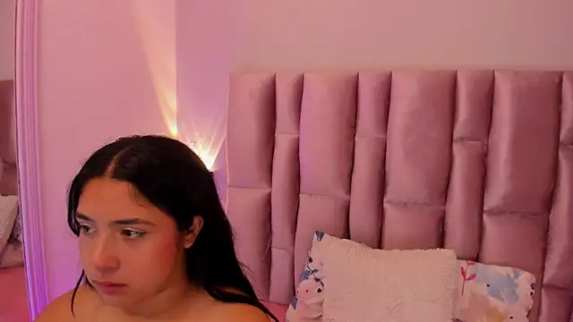 NikyBrookss online show from February 12, 2026, 1:11 pm