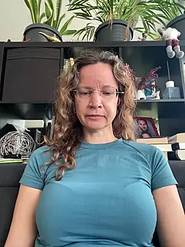 AnnikaRose online show from March 6, 2026, 7:03 am