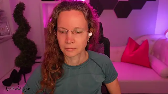 Snapshot of AnnikaRose chatting on February 9, 2026, 6:55 am AnnikaRose online show from February 9, 2026, 6:55 am