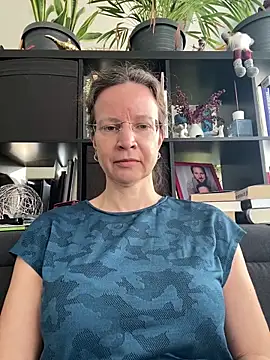 AnnikaRose online show from March 5, 2026, 7:49 am