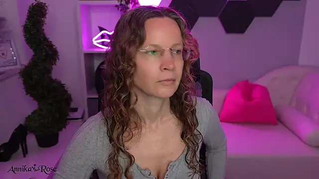 Snapshot of AnnikaRose chatting on February 2, 2026, 8:46 am AnnikaRose online show from February 2, 2026, 8:46 am