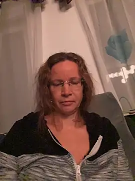 AnnikaRose online show from November 28, 2025, 6:46 am