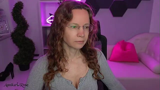 Snapshot of AnnikaRose chatting on February 3, 2026, 8:19 am AnnikaRose online show from February 3, 2026, 8:19 am