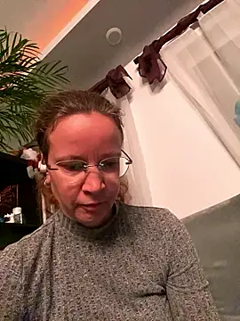 Snapshot of AnnikaRose chatting on January 9, 2026, 6:42 am AnnikaRose online show from January 9, 2026, 6:42 am