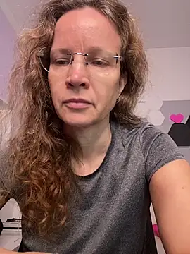 Snapshot of AnnikaRose chatting on December 19, 2025, 6:49 am AnnikaRose online show from December 19, 2025, 6:49 am