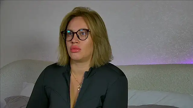 Snapshot of MariaNeumann chatting on September 14, 2025, 6:08 pm MariaNeumann online show from September 14, 2025, 6:08 pm