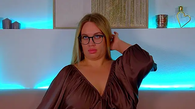 Snapshot of MariaNeumann chatting on March 2, 2025, 12:42 am MariaNeumann online show from March 2, 2025, 12:42 am