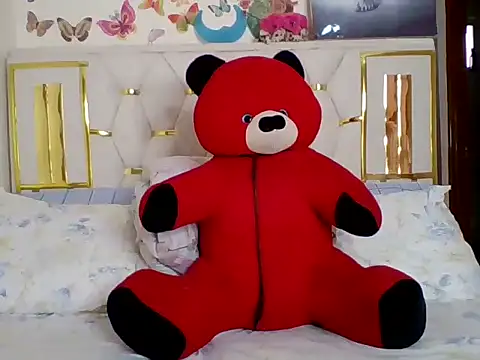 Pretty vw online show from February 12, 2025, 3:16 pm