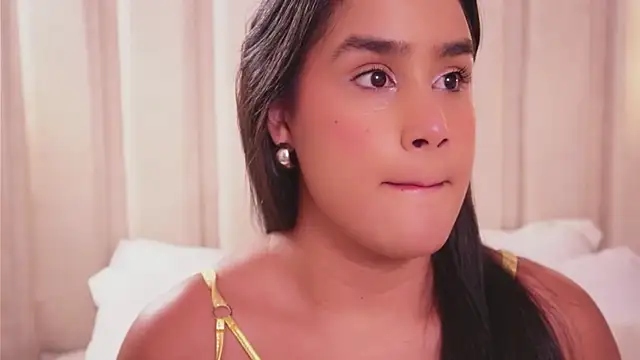 bonniekim  online show from October 15, 2025, 11:57 pm