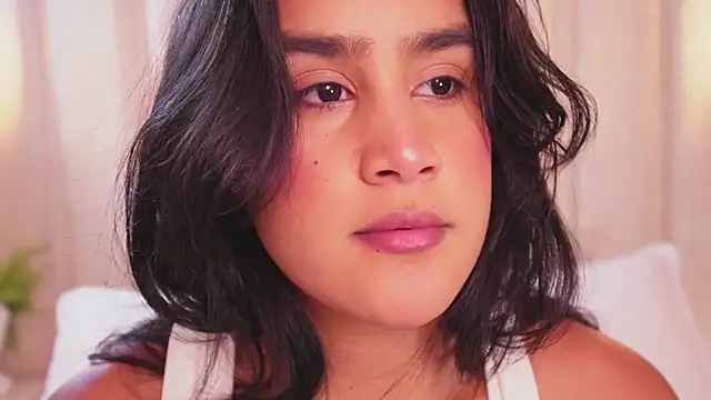 bonniekim  online show from November 2, 2025, 9:53 pm