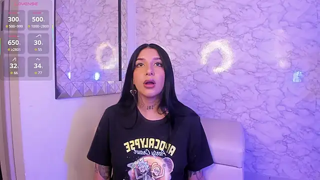 Leiaa  online show from November 16, 2025, 12:59 am