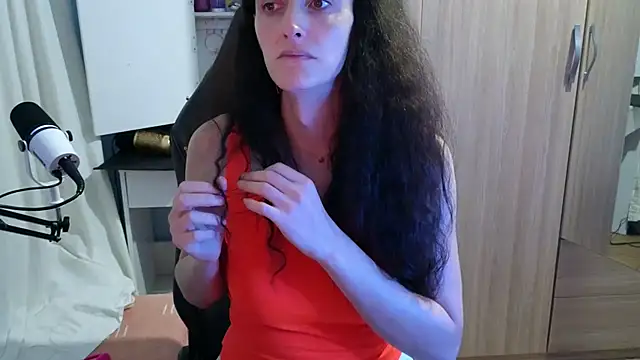 MemiKouki online show from October 12, 2025, 5:58 pm