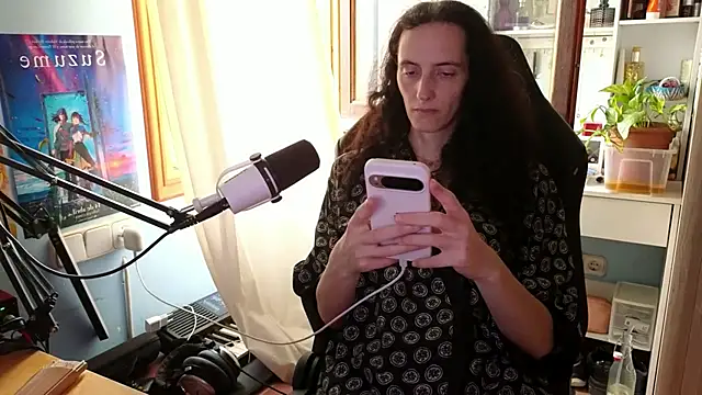 MemiKouki online show from August 3, 2026, 4:57 pm