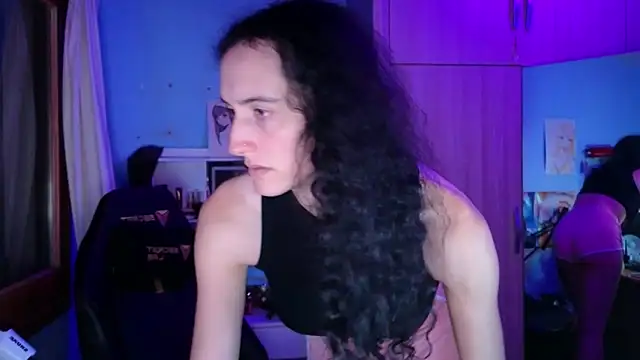 Snapshot of MemiKouki chatting on April 12, 2026, 6:44 pm MemiKouki online show from April 12, 2026, 6:44 pm