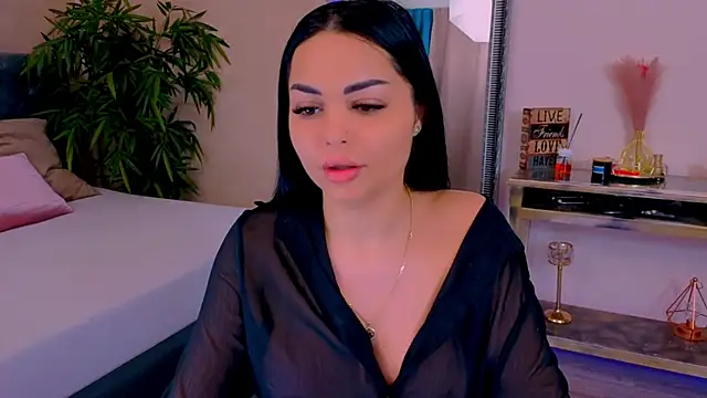 MichelleReys online show from November 22, 2025, 8:51 pm