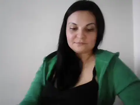 MirandaGold27 online show from December 10, 2024, 1:00 pm