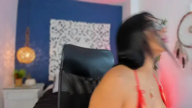 Snapshot of BellaHarllow chatting on February 12, 2026, 7:46 pm BellaHarllow online show from February 12, 2026, 7:46 pm