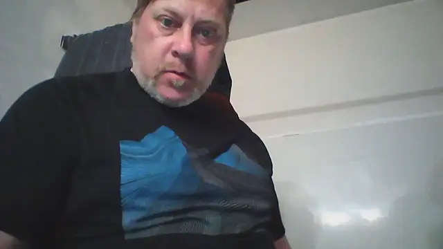 Snapshot of Mic_Oxinner chatting on June 27, 2026, 12:55 pm Mic Oxinner online show from June 27, 2026, 12:55 pm