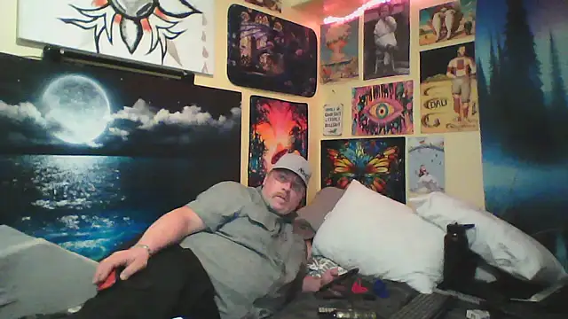 Snapshot of Mic_Oxinner chatting on July 13, 2026, 8:24 am Mic Oxinner online show from July 13, 2026, 8:24 am