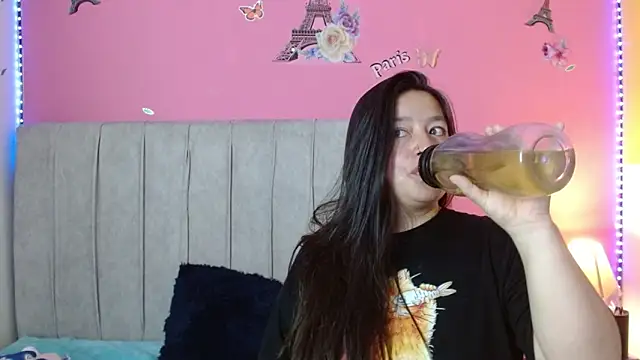 monickhot303av online show from November 20, 2025, 3:18 am