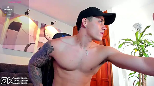  joansoto online show from October 9, 2025, 3:01 pm