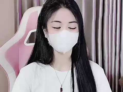 Snapshot of _Lygn__ chatting on February 25, 2025, 9:04 pm Lygn online show from February 25, 2025, 9:04 pm