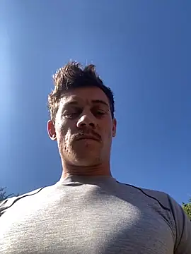 pablo200105 online show from September 16, 2025, 7:48 pm