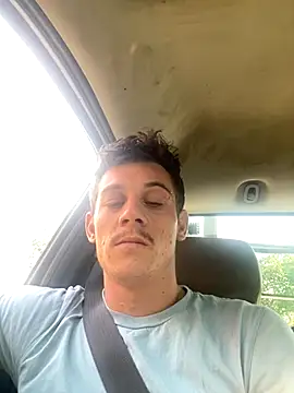 pablo200105 online show from September 13, 2025, 9:37 pm