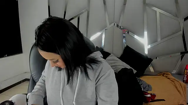 Catherinee69 x online show from July 22, 2026, 4:25 am