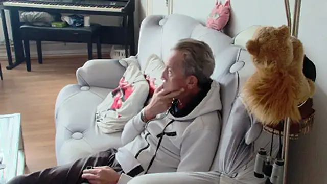 Anjela30 online show from April 13, 2026, 11:47 am