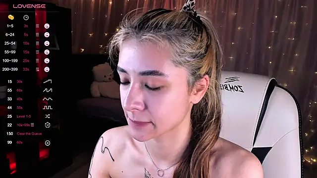 Snapshot of DarlaLike chatting on February 16, 2025, 8:21 am DarlaLike online show from February 16, 2025, 8:21 am