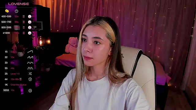 Snapshot of DarlaLike chatting on March 3, 2025, 8:51 am DarlaLike online show from March 3, 2025, 8:51 am