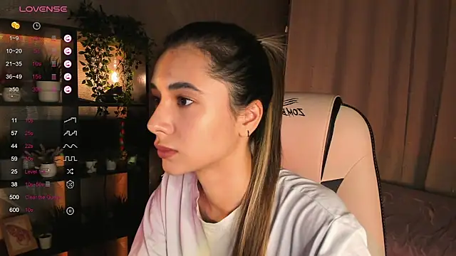 Snapshot of DarlaLike chatting on November 19, 2025, 3:39 am DarlaLike online show from November 19, 2025, 3:39 am