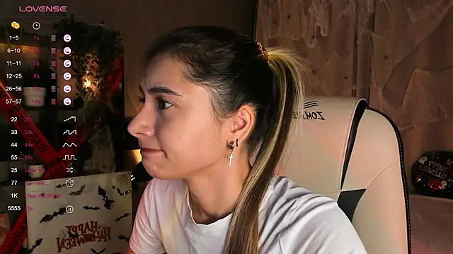 Snapshot of DarlaLike chatting on October 23, 2025, 3:49 am DarlaLike online show from October 23, 2025, 3:49 am