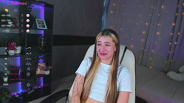 Snapshot of DarlaLike chatting on March 20, 2025, 4:07 am DarlaLike online show from March 20, 2025, 4:07 am