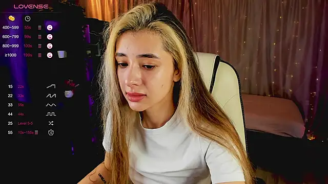 Snapshot of DarlaLike chatting on February 26, 2025, 5:24 am DarlaLike online show from February 26, 2025, 5:24 am