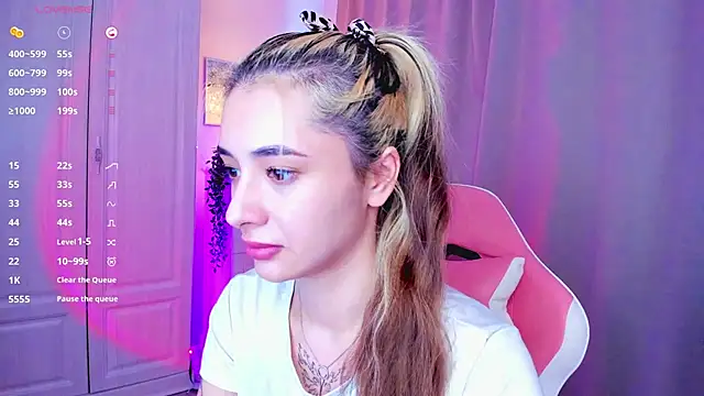 Snapshot of DarlaLike chatting on February 22, 2025, 5:23 am DarlaLike online show from February 22, 2025, 5:23 am