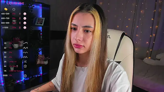 Snapshot of DarlaLike chatting on March 12, 2025, 4:08 am DarlaLike online show from March 12, 2025, 4:08 am