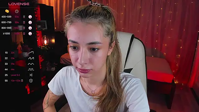 Snapshot of DarlaLike chatting on February 28, 2025, 4:21 am DarlaLike online show from February 28, 2025, 4:21 am