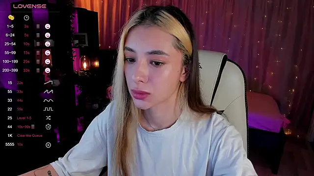 Snapshot of DarlaLike chatting on March 3, 2025, 5:47 am DarlaLike online show from March 3, 2025, 5:47 am