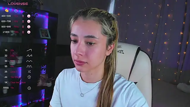 Snapshot of DarlaLike chatting on March 20, 2025, 7:14 am DarlaLike online show from March 20, 2025, 7:14 am