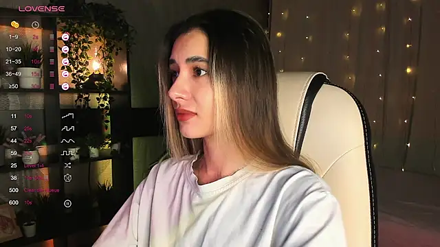 Snapshot of DarlaLike chatting on November 16, 2025, 3:44 am DarlaLike online show from November 16, 2025, 3:44 am